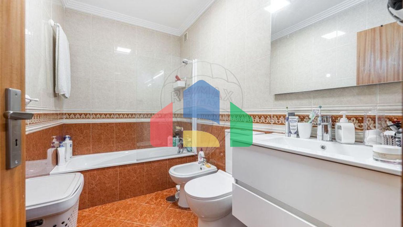 Residential - Condo/Apartment - T3 - Coronado (São Romão e São Mamede), Trofa - PT