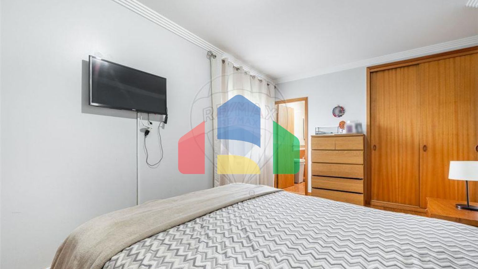 Residential - Condo/Apartment - T3 - Coronado (São Romão e São Mamede), Trofa - PT