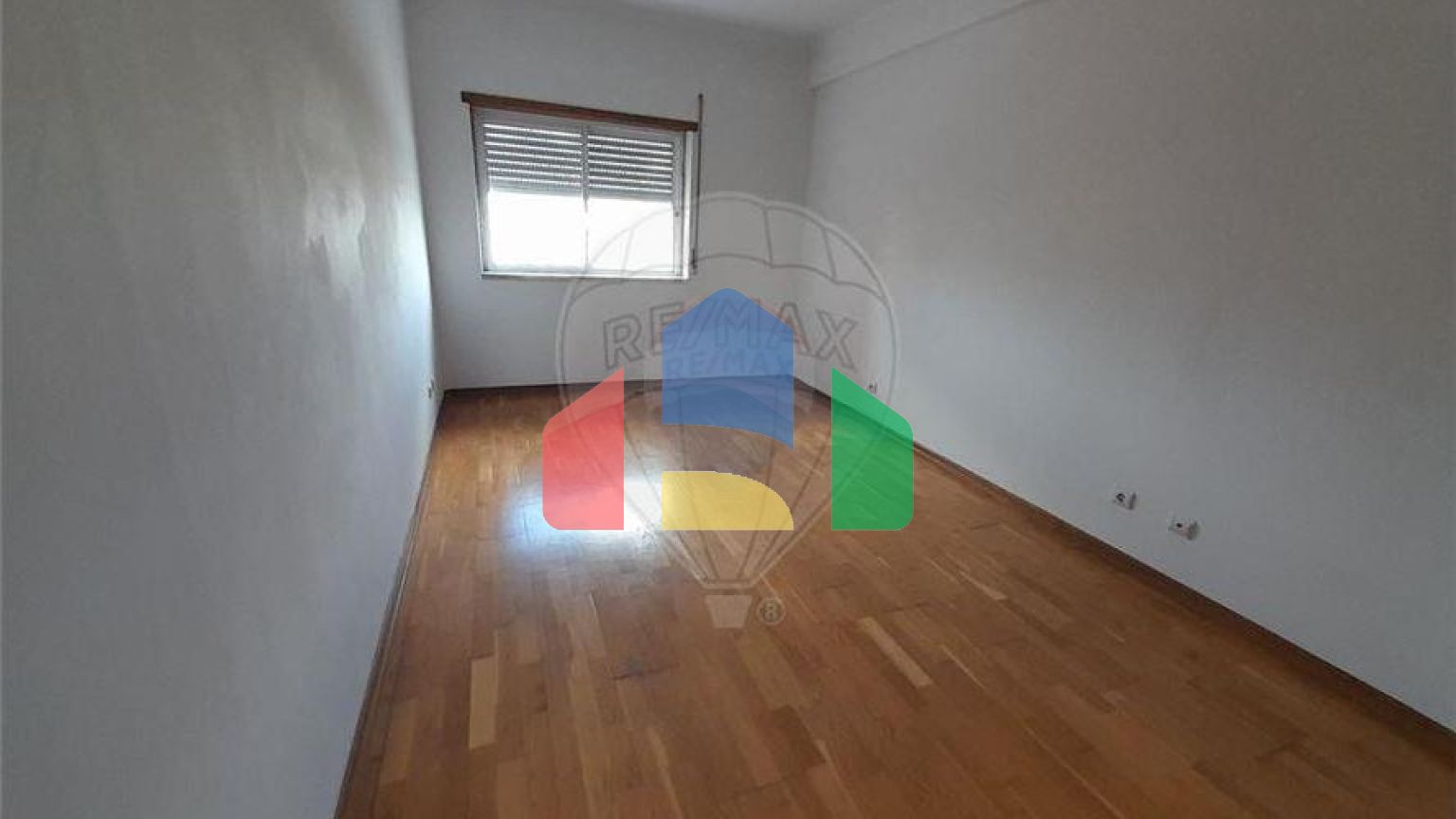 Residential - Condo/Apartment - T2 - Amora, Seixal - PT