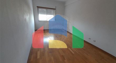Residential - Condo/Apartment - T2 - Amora, Seixal - PT
