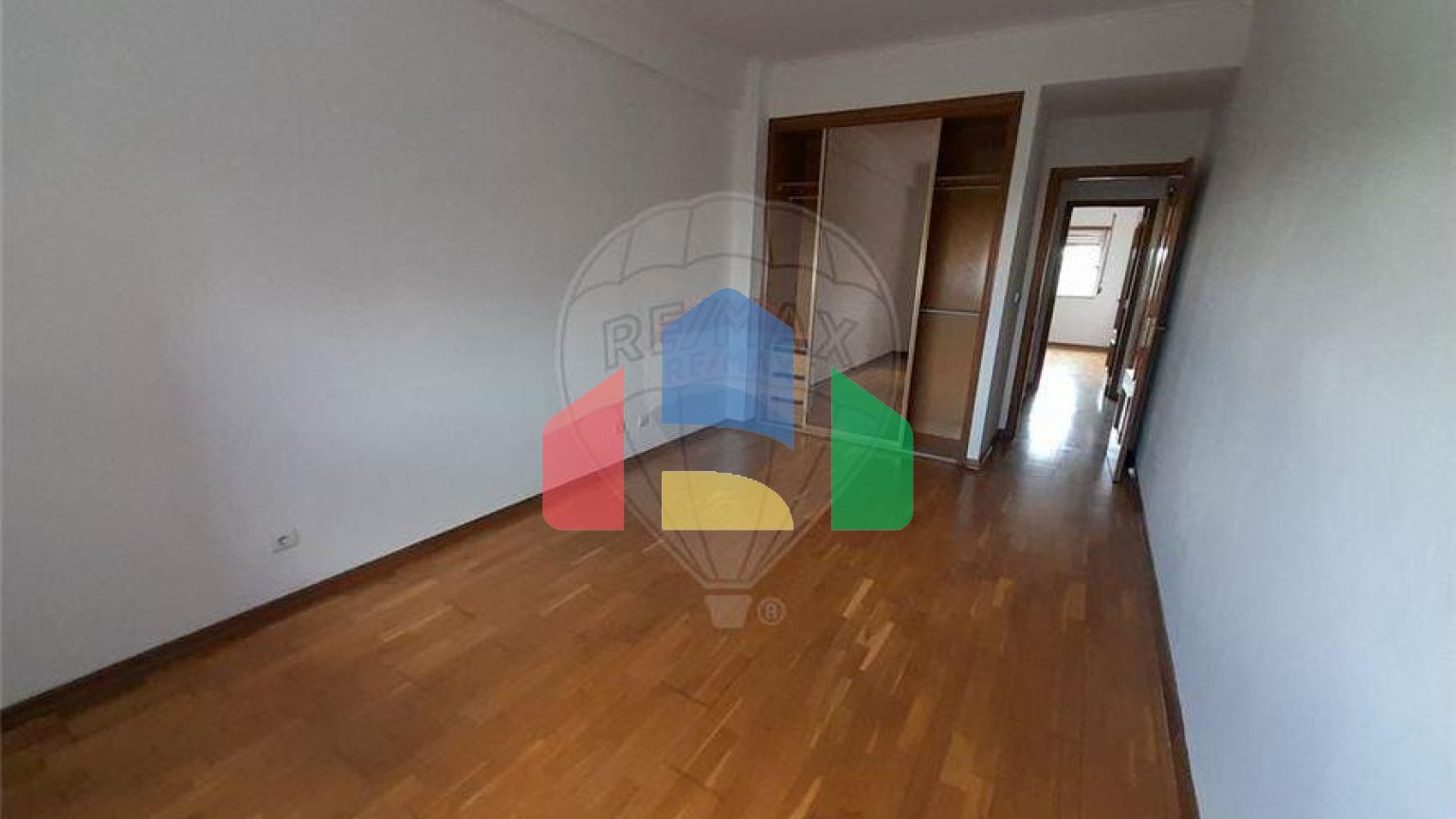 Residential - Condo/Apartment - T2 - Amora, Seixal - PT