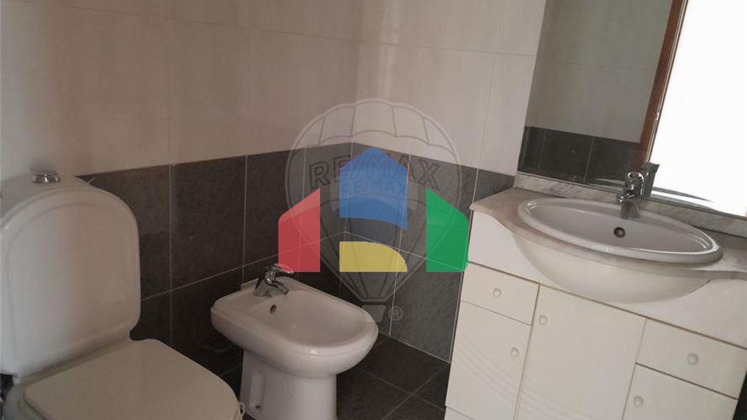 Residential - Condo/Apartment - T2 - Amora, Seixal - PT