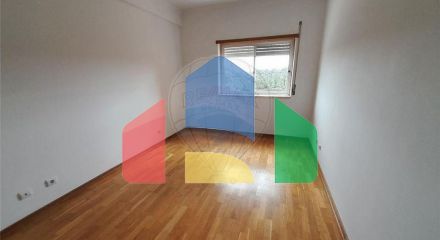 Residential - Condo/Apartment - T2 - Amora, Seixal - PT