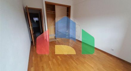 Residential - Condo/Apartment - T2 - Amora, Seixal - PT