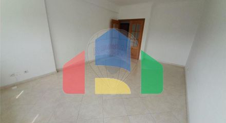 Residential - Condo/Apartment - T2 - Amora, Seixal - PT