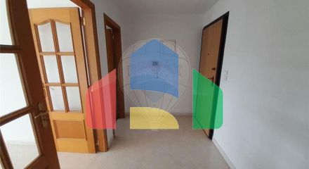 Residential - Condo/Apartment - T2 - Amora, Seixal - PT