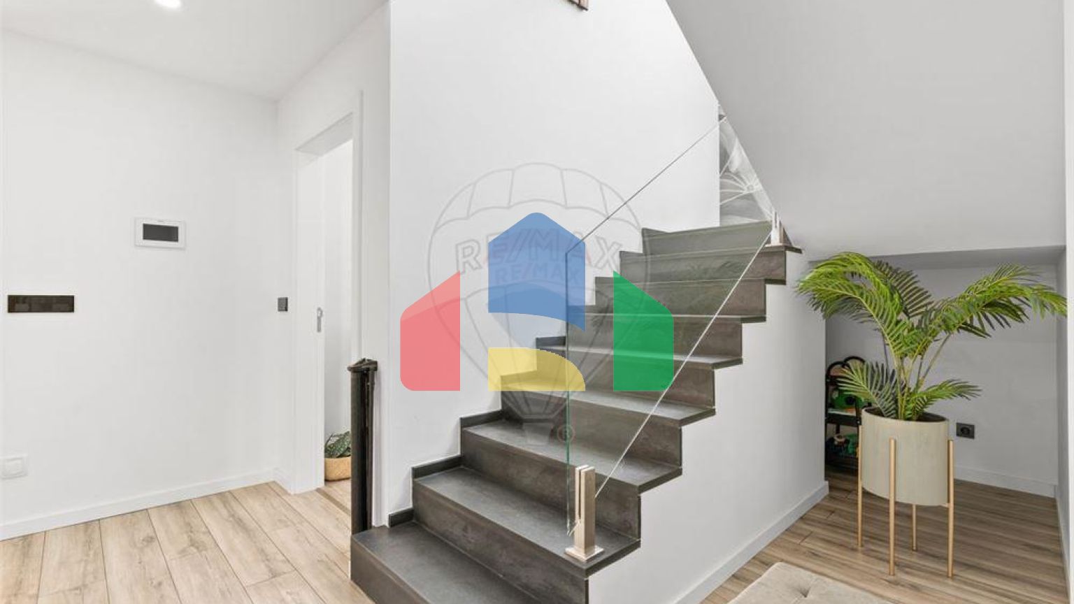 Residential - Single Family Home - T4 - Amora, Seixal - PT