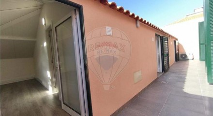 Residential - Condo/Apartment - T2 - Funchal (Se), Funchal - PT