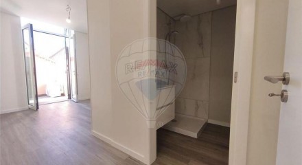 Residential - Condo/Apartment - T2 - Funchal (Se), Funchal - PT