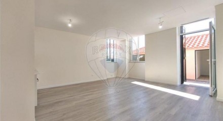 Residential - Condo/Apartment - T2 - Funchal (Se), Funchal - PT