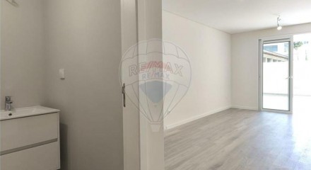 Residential - Condo/Apartment - T2 - Funchal (Se), Funchal - PT