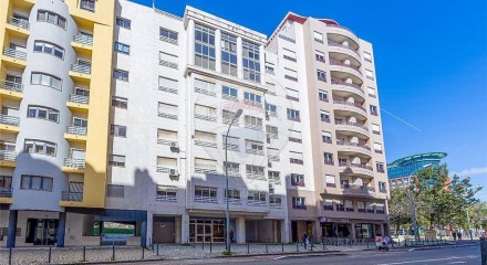 Residential - Condo/Apartment - T3 - Benfica, Lisbon - PT