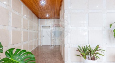 Residential - Condo/Apartment - T3 - Benfica, Lisbon - PT