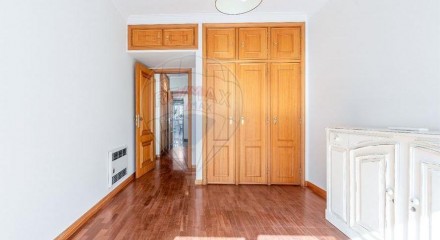 Residential - Condo/Apartment - T3 - Benfica, Lisbon - PT