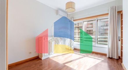 Residential - Condo/Apartment - T3 - Benfica, Lisbon - PT