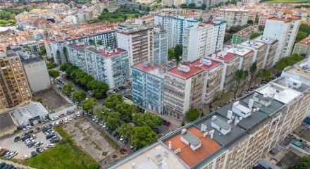 Residential - Condo/Apartment - T2 - Benfica, Lisbon - PT