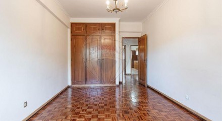 Residential - Condo/Apartment - T2 - Benfica, Lisbon - PT