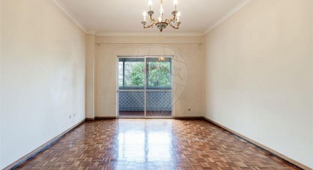 Residential - Condo/Apartment - T2 - Benfica, Lisbon - PT