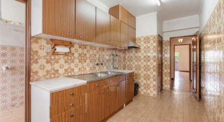 Residential - Condo/Apartment - T2 - Benfica, Lisbon - PT