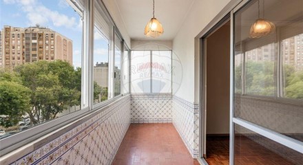 Residential - Condo/Apartment - T2 - Benfica, Lisbon - PT