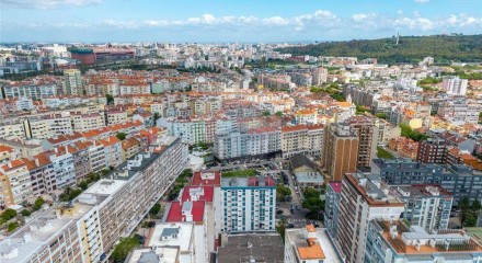 Residential - Condo/Apartment - T2 - Benfica, Lisbon - PT
