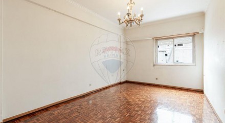 Residential - Condo/Apartment - T2 - Benfica, Lisbon - PT