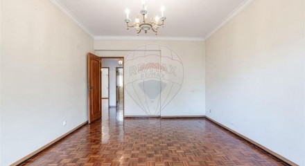 Residential - Condo/Apartment - T2 - Benfica, Lisbon - PT