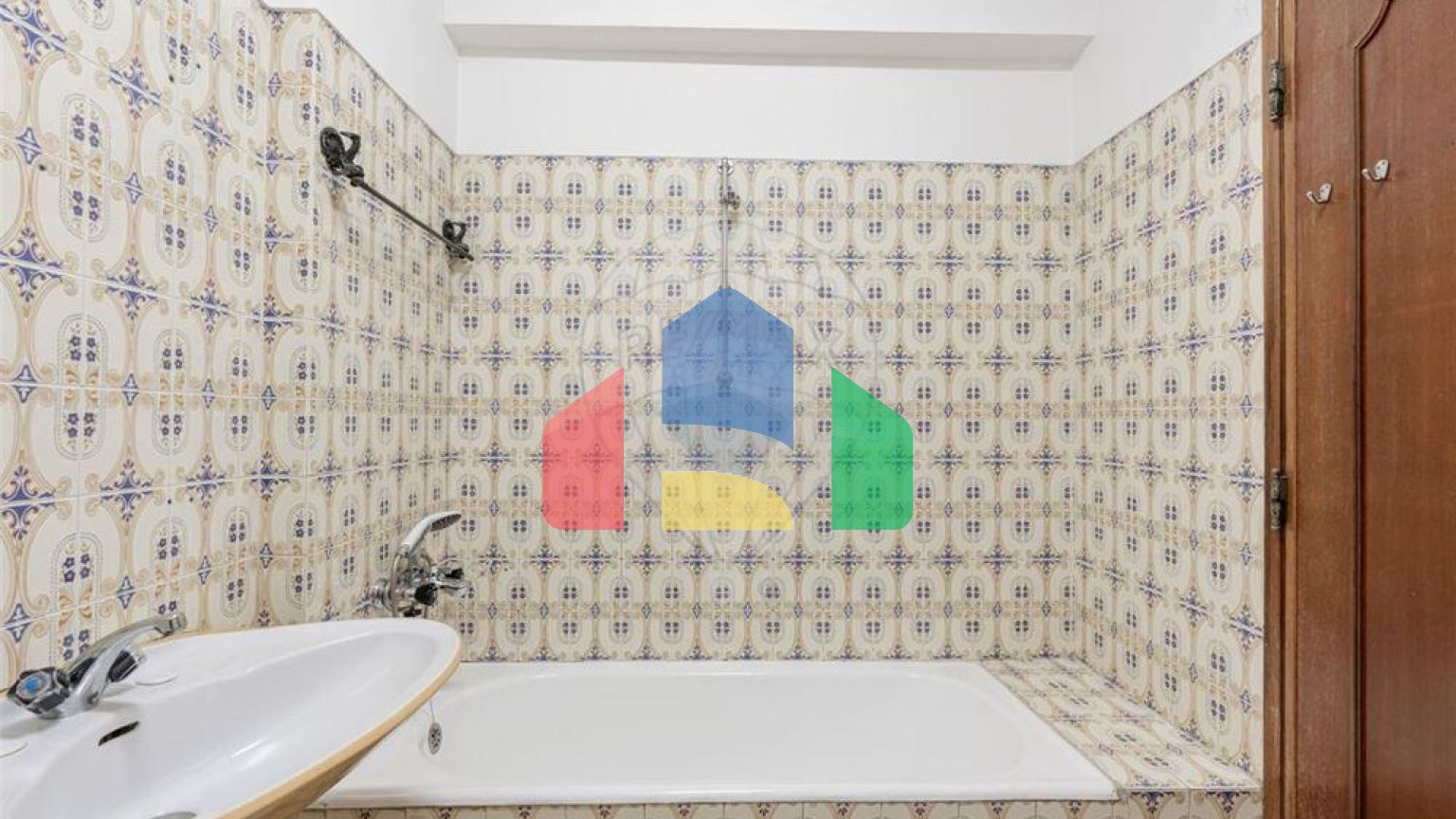 Residential - Condo/Apartment - T2 - Benfica, Lisbon - PT