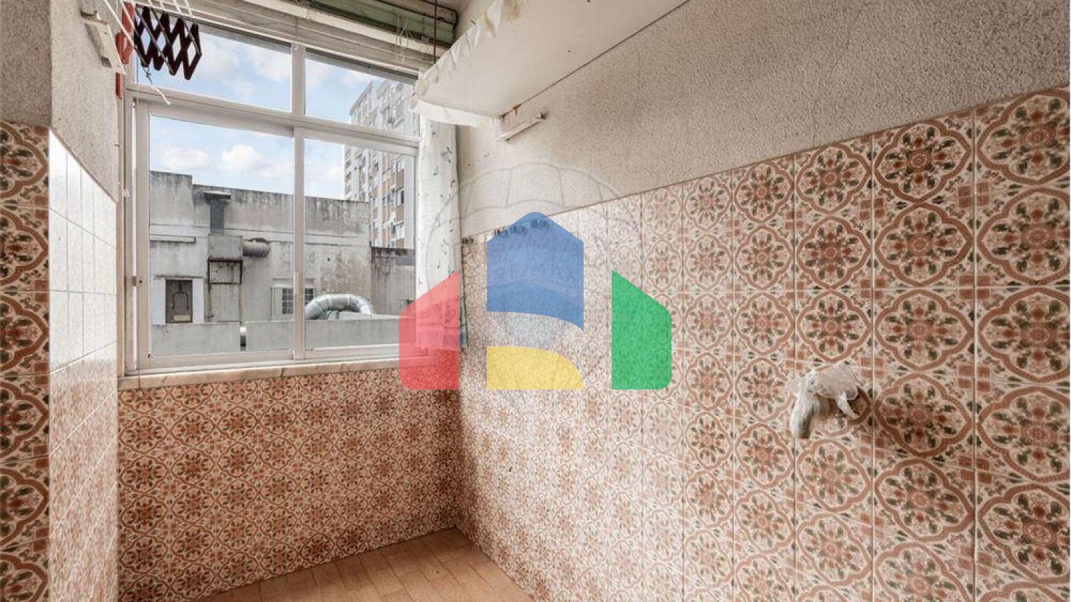 Residential - Condo/Apartment - T2 - Benfica, Lisbon - PT