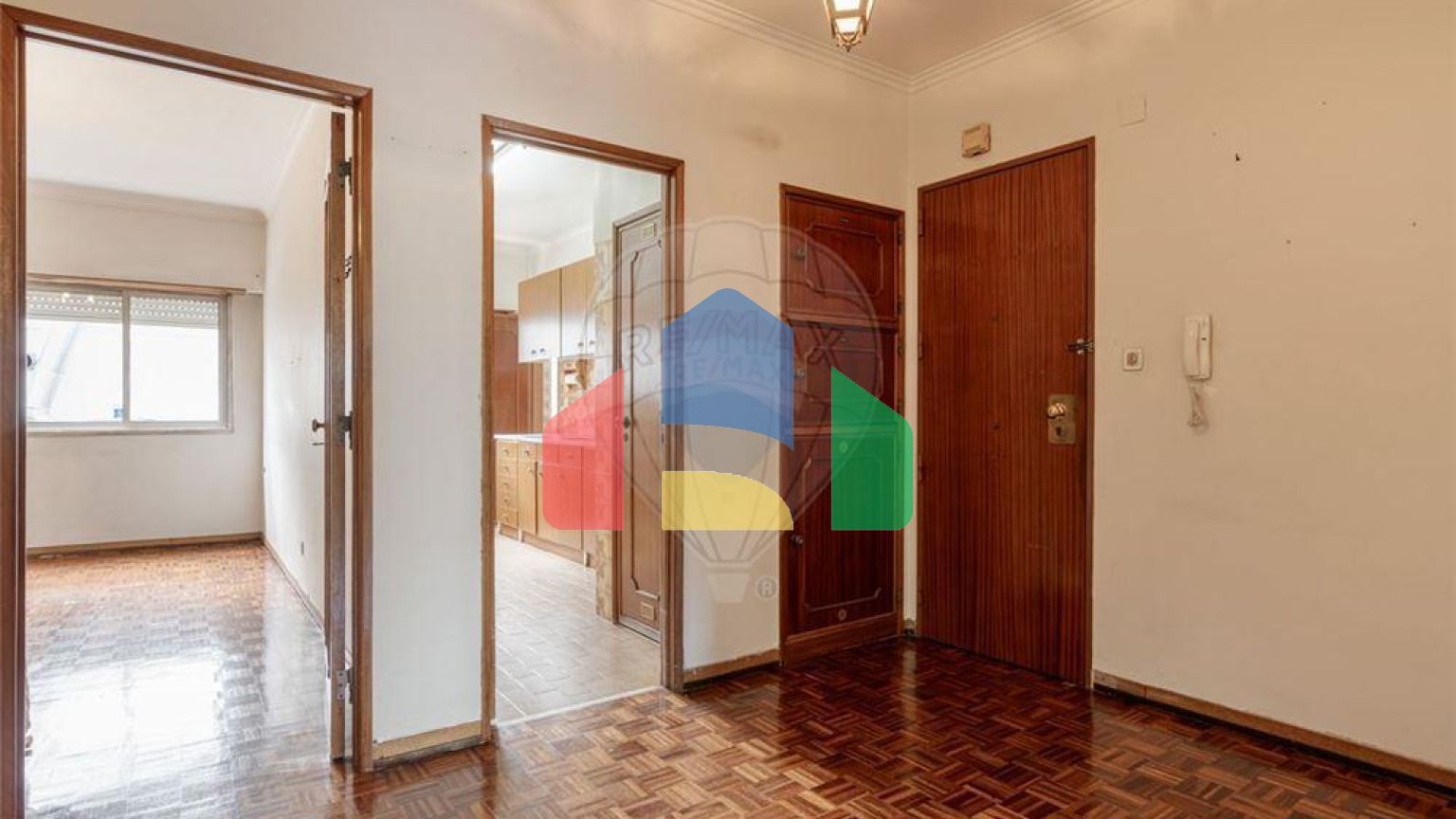 Residential - Condo/Apartment - T2 - Benfica, Lisbon - PT