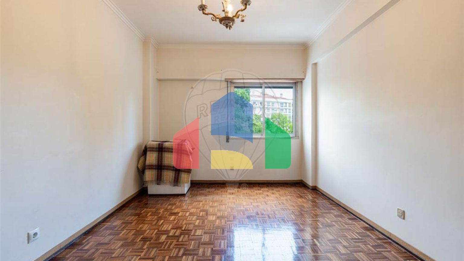 Residential - Condo/Apartment - T2 - Benfica, Lisbon - PT