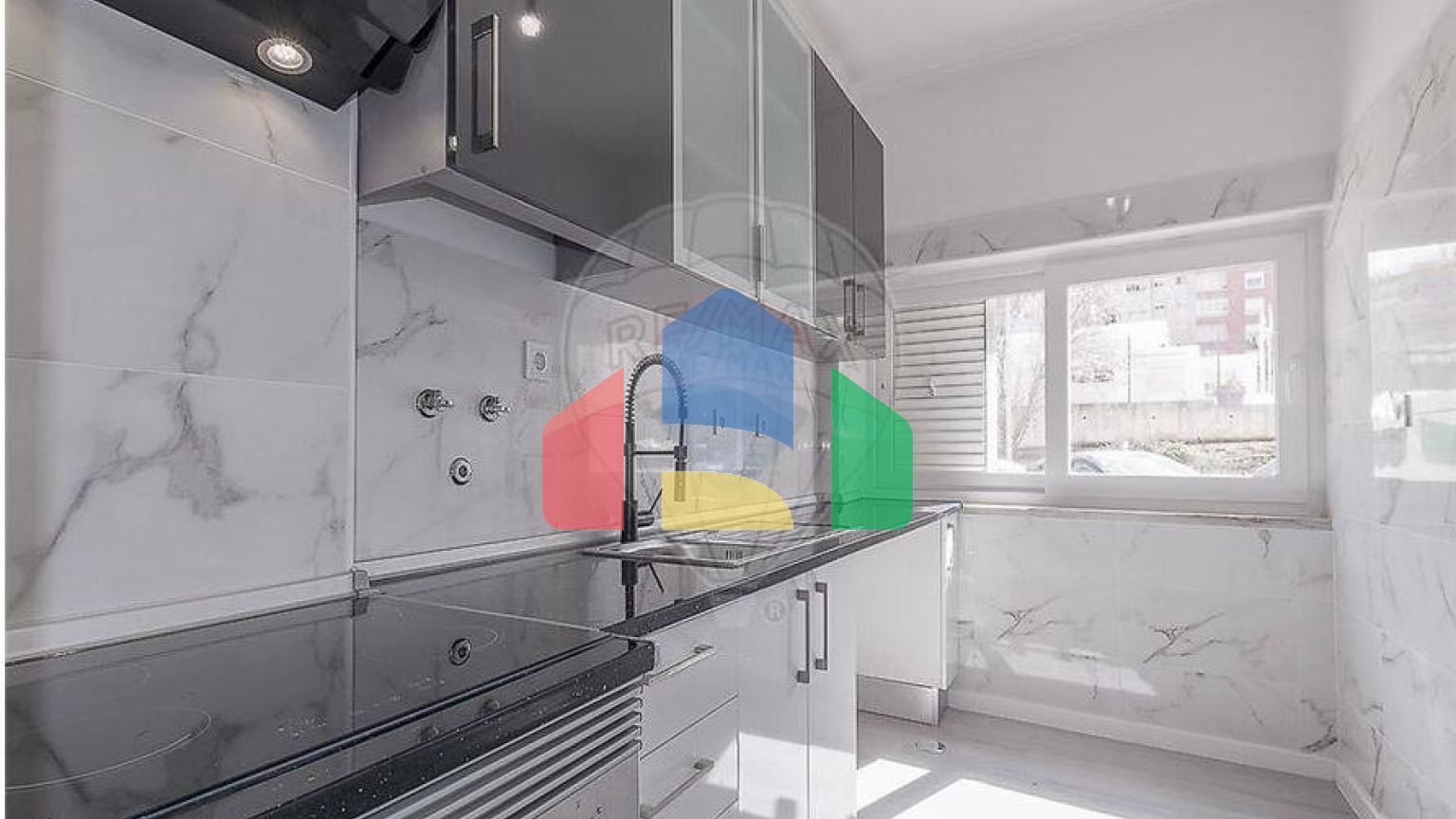 Residential - Condo/Apartment - T2 - Benfica, Lisbon - PT