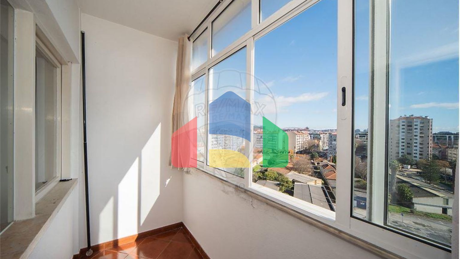 Residential - Condo/Apartment - T2 - Benfica, Lisbon - PT