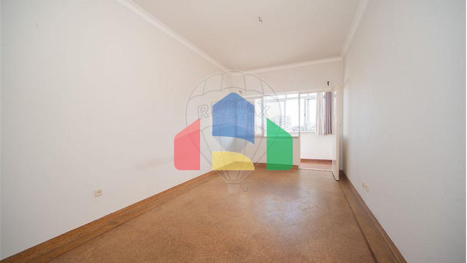 Residential - Condo/Apartment - T2 - Benfica, Lisbon - PT