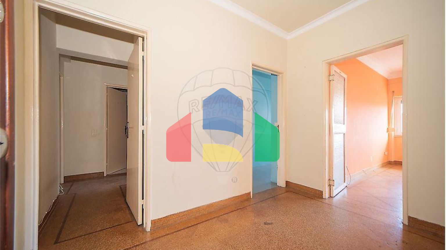 Residential - Condo/Apartment - T2 - Benfica, Lisbon - PT