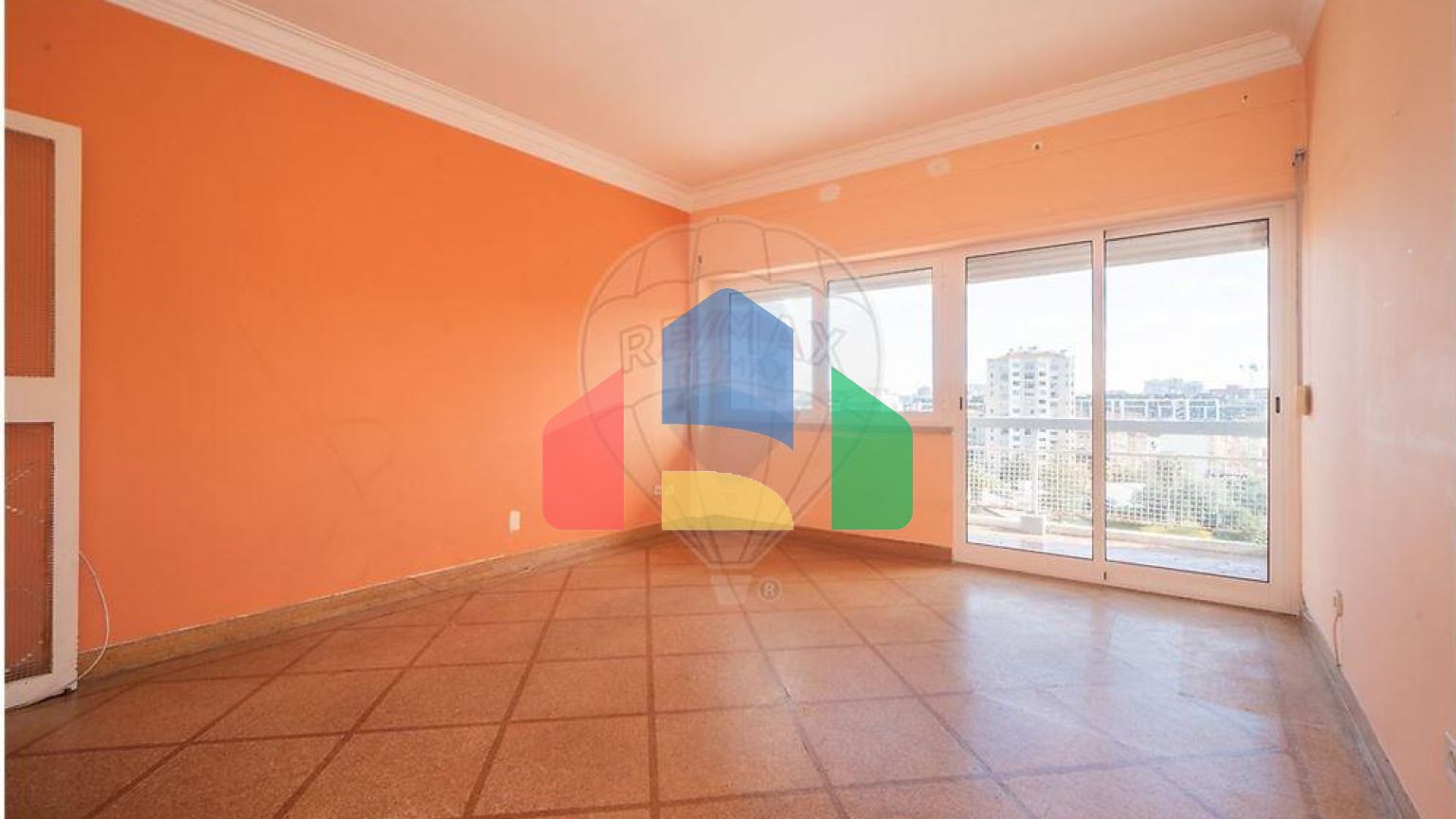 Residential - Condo/Apartment - T2 - Benfica, Lisbon - PT