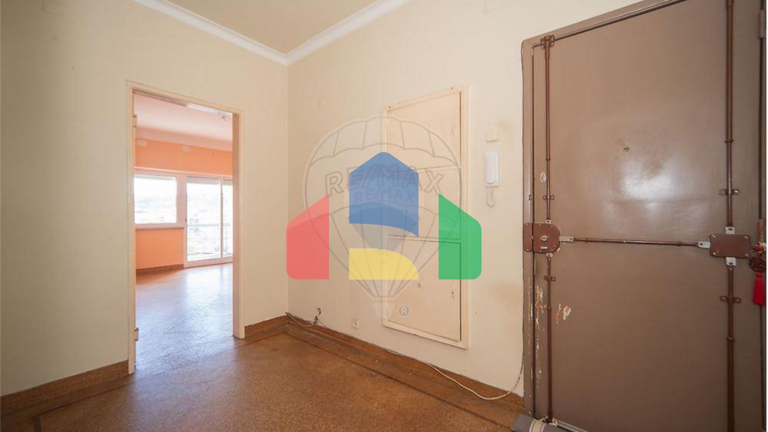 Residential - Condo/Apartment - T2 - Benfica, Lisbon - PT