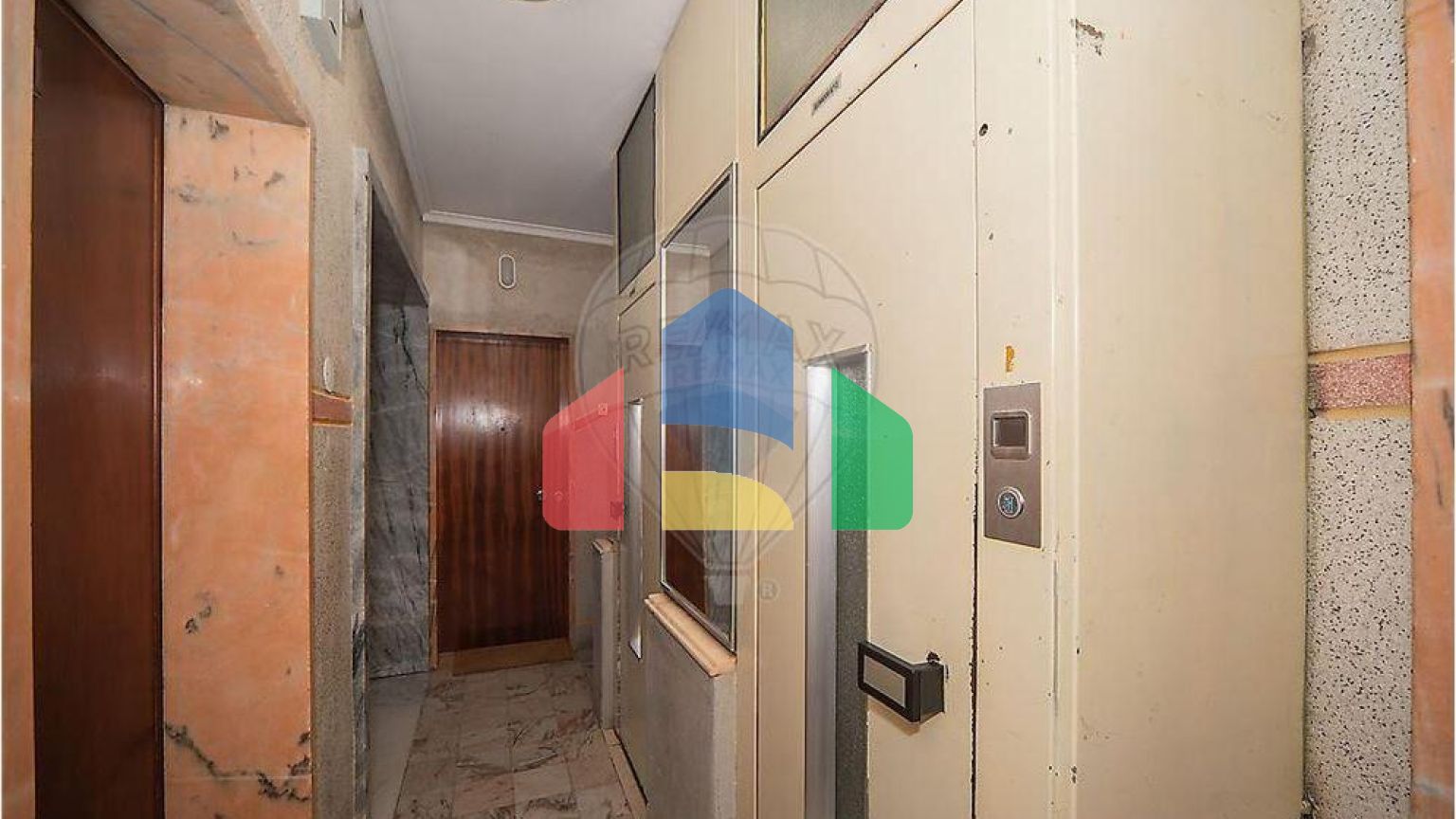 Residential - Condo/Apartment - T2 - Benfica, Lisbon - PT