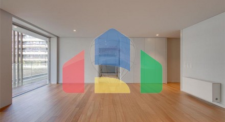 Residential - Condo/Apartment - T3 - Matosinhos e Leça da Palmeira, Matosinhos - PT