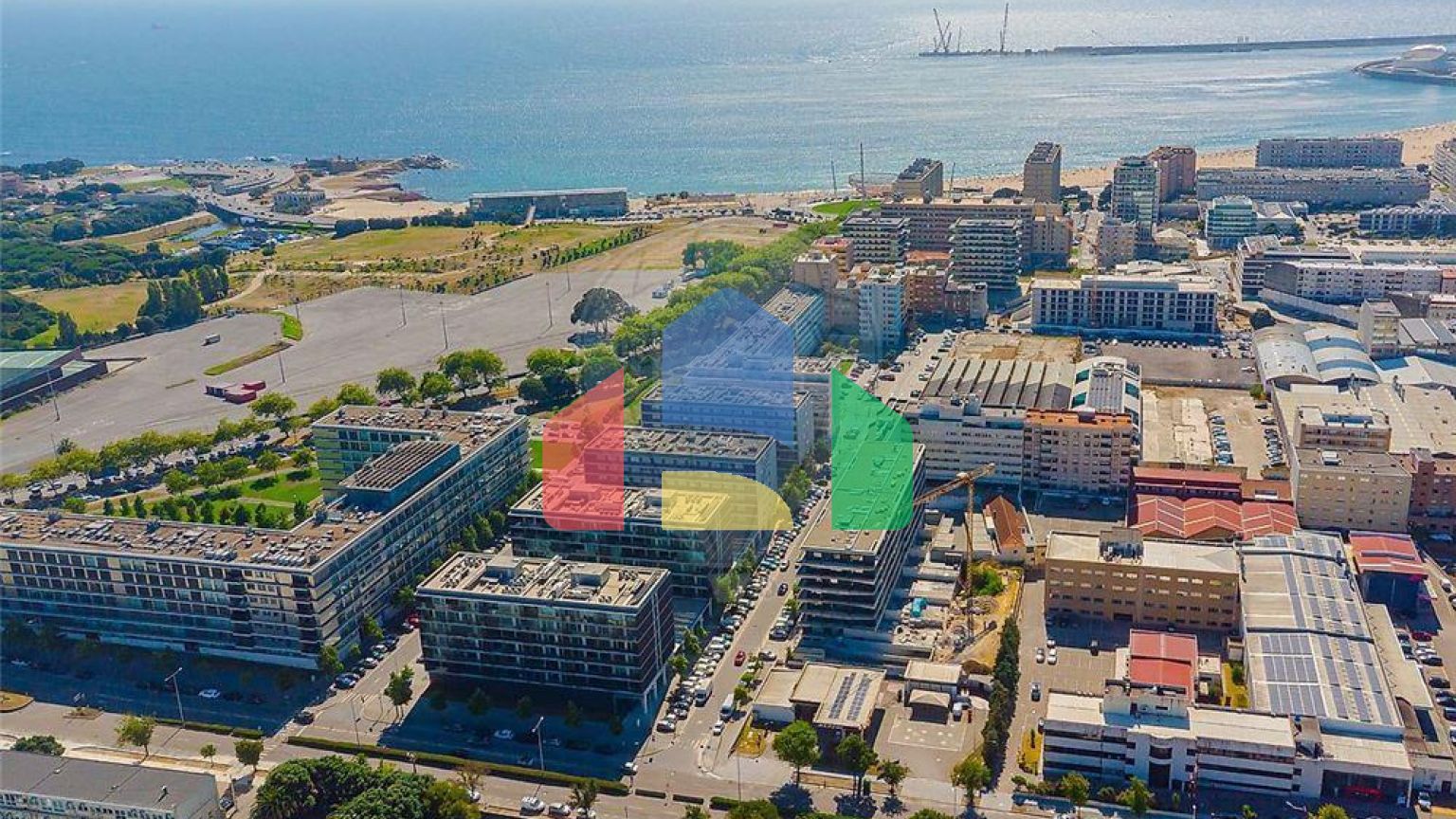 Residential - Condo/Apartment - T4 - Matosinhos e Leça da Palmeira, Matosinhos - PT