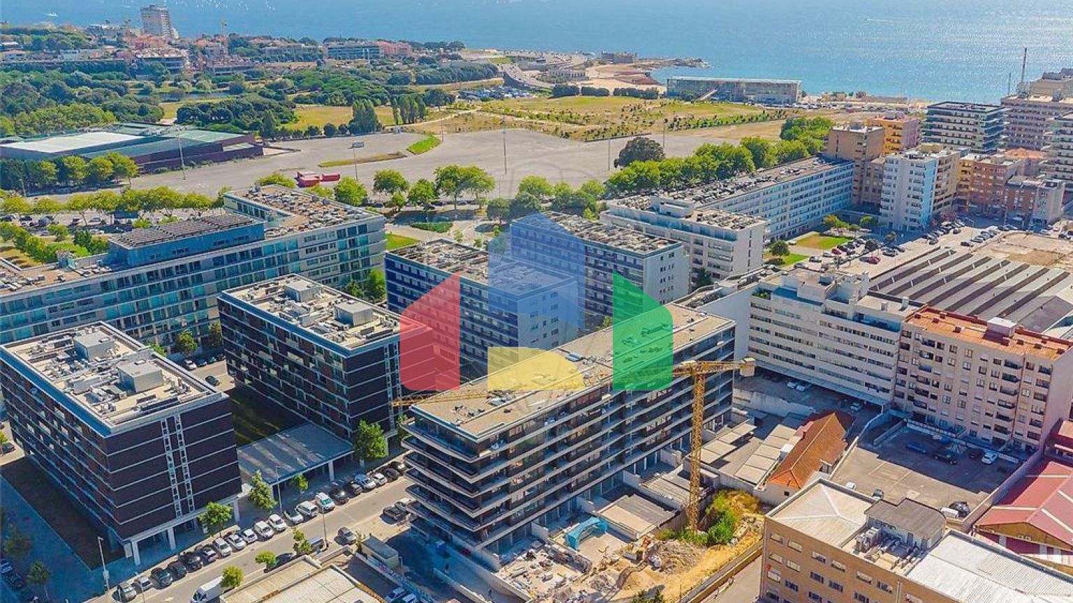 Residential - Condo/Apartment - T4 - Matosinhos e Leça da Palmeira, Matosinhos - PT