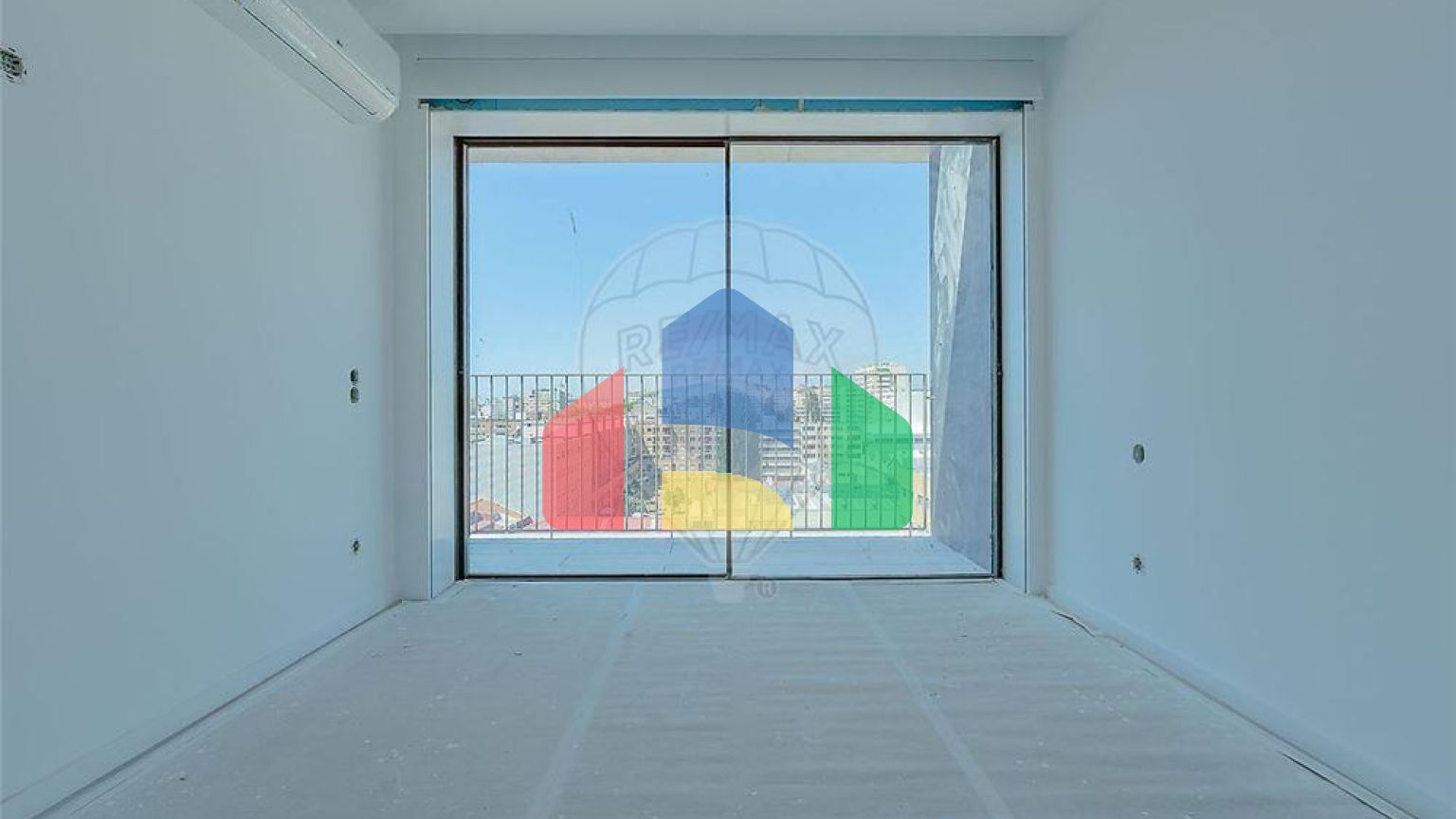 Residential - Condo/Apartment - T4 - Matosinhos e Leça da Palmeira, Matosinhos - PT