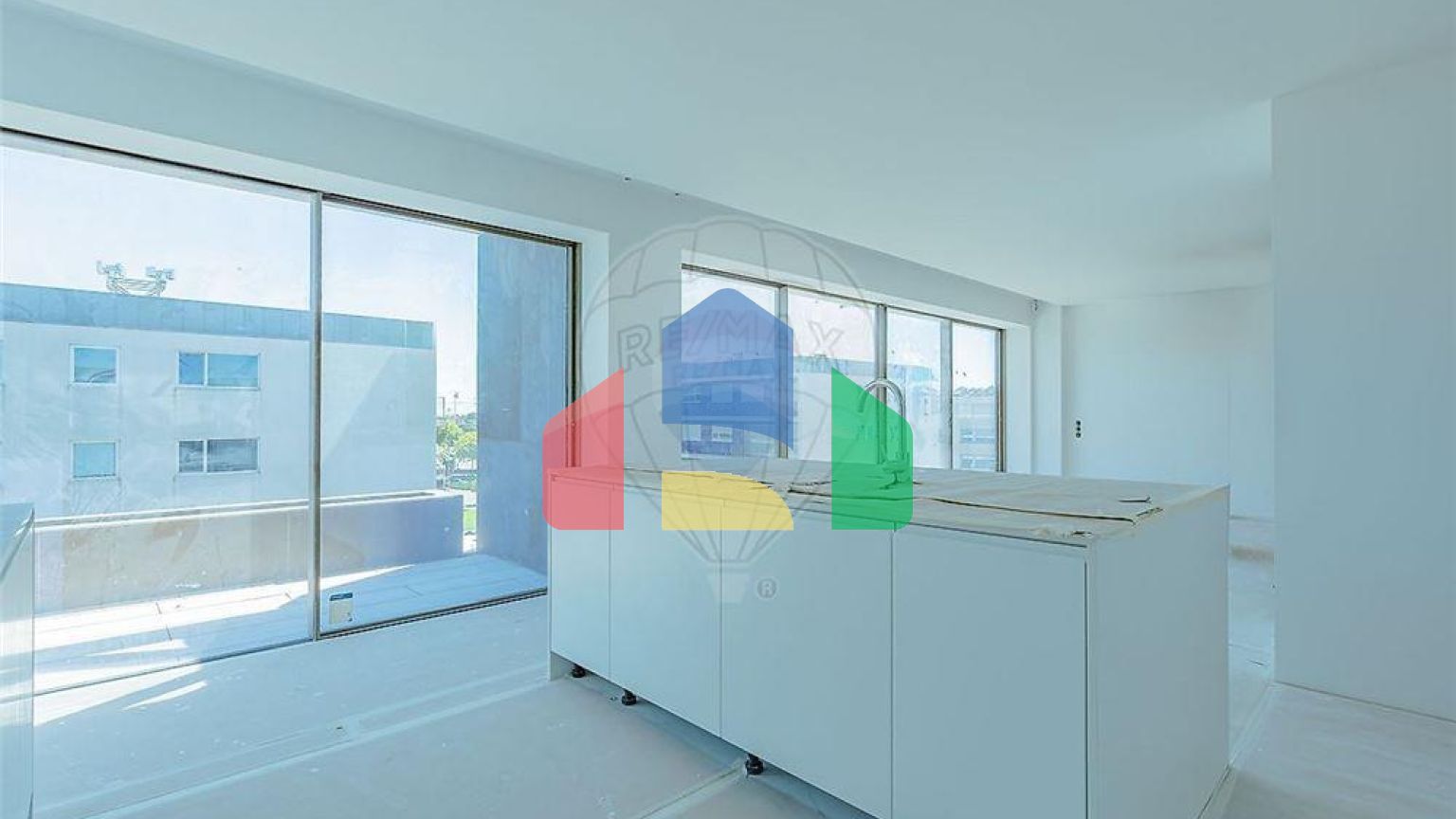 Residential - Condo/Apartment - T4 - Matosinhos e Leça da Palmeira, Matosinhos - PT