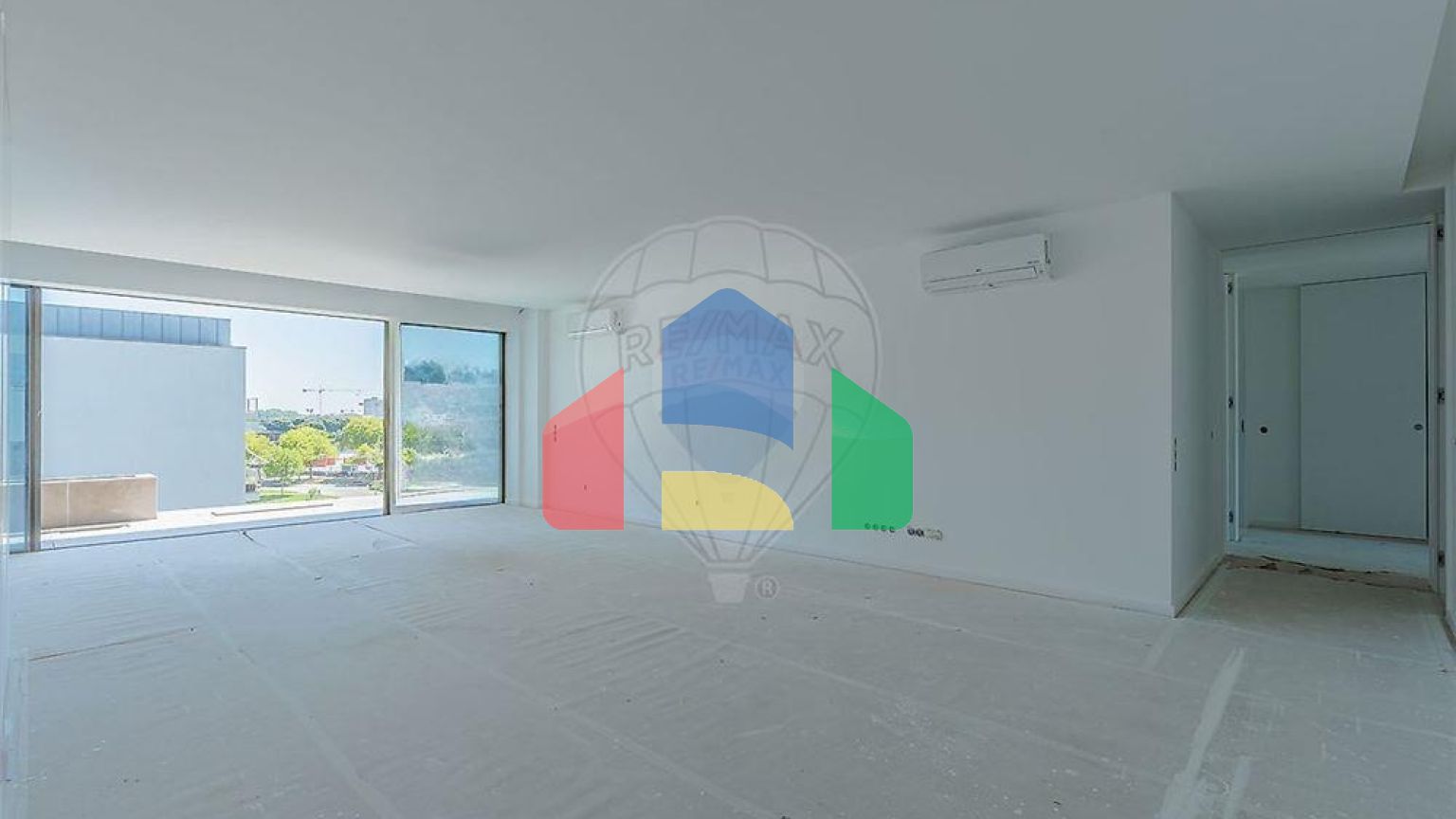 Residential - Condo/Apartment - T4 - Matosinhos e Leça da Palmeira, Matosinhos - PT