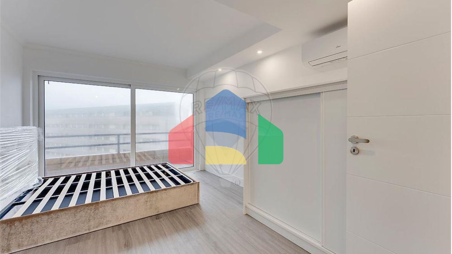 Residential - Condo/Apartment - T3 - Matosinhos e Leça da Palmeira, Matosinhos - PT