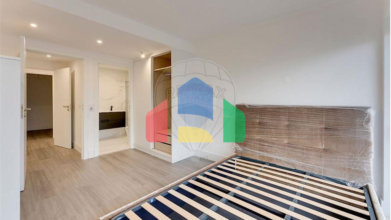 Residential - Condo/Apartment - T3 - Matosinhos e Leça da Palmeira, Matosinhos - PT