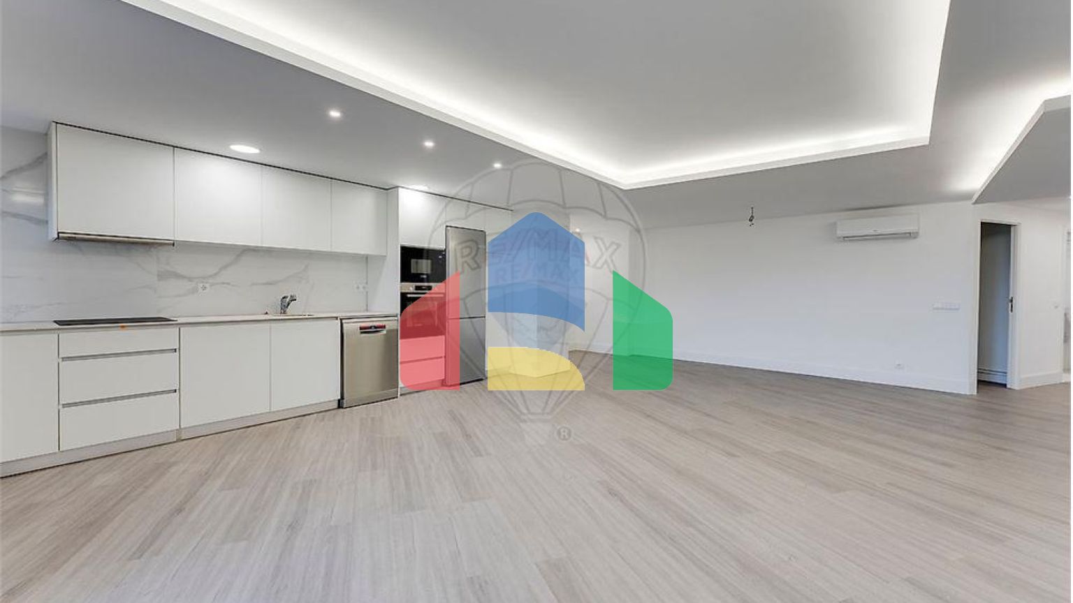 Residential - Condo/Apartment - T3 - Matosinhos e Leça da Palmeira, Matosinhos - PT