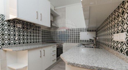 Residential - Condo/Apartment - T1 - Moscavide e Portela, Loures - PT
