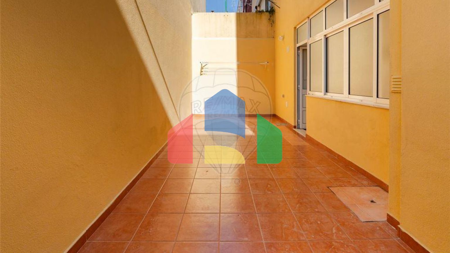 Residential - Condo/Apartment - T1 - Moscavide e Portela, Loures - PT