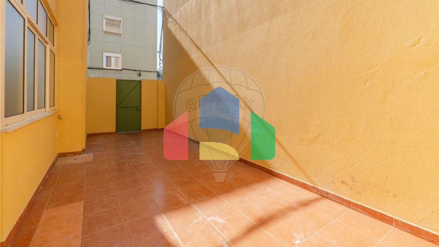 Residential - Condo/Apartment - T1 - Moscavide e Portela, Loures - PT